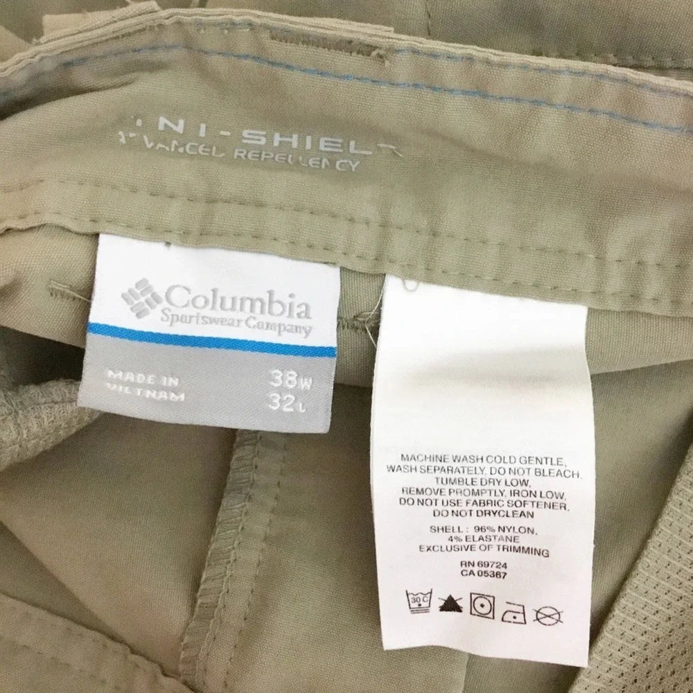 Columbia Men's Beige Omni Shield hiking Pants / Shorts Size 38x32